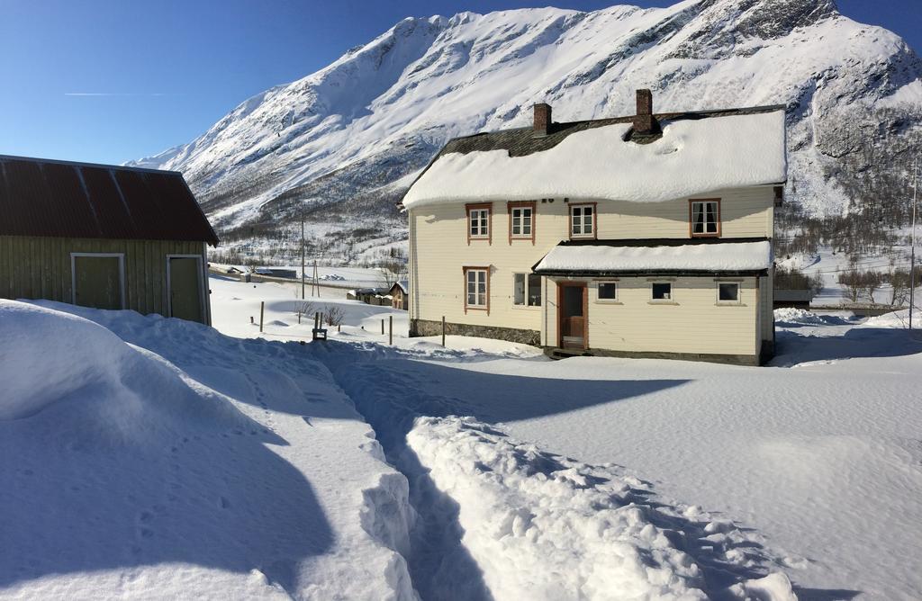Overvoll Farm Stranda  Extérieur photo